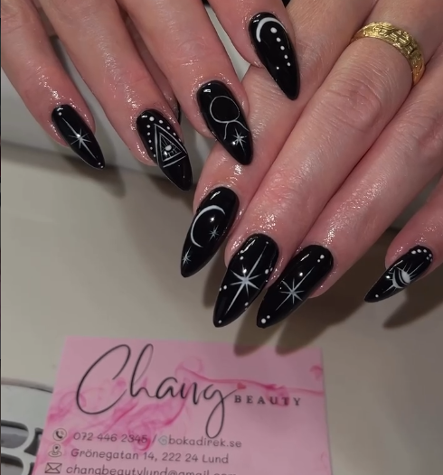 Chang Beauty nageldesign – celestial naglar Lund